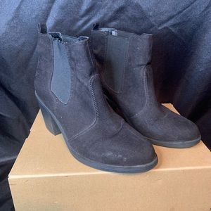 Short black Chelsea boots